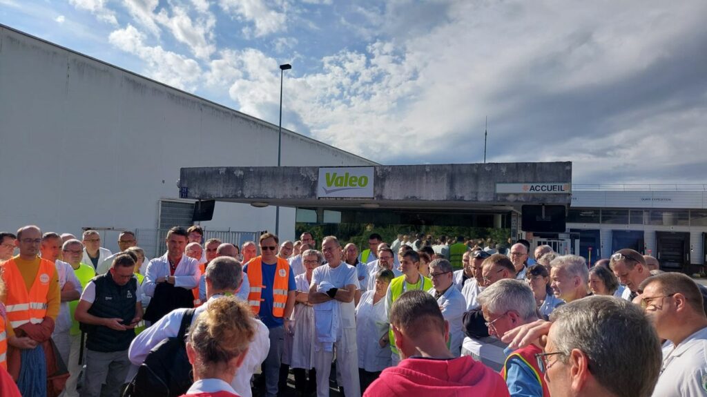 Faute d'annonce concernant un éventuel repreneur, les salariés de Valeo à La Suze-sur-Sarthe en grève illimitée