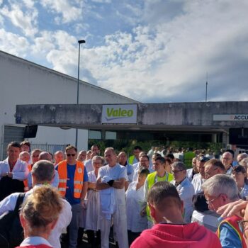 Faute d'annonce concernant un éventuel repreneur, les salariés de Valeo à La Suze-sur-Sarthe en grève illimitée