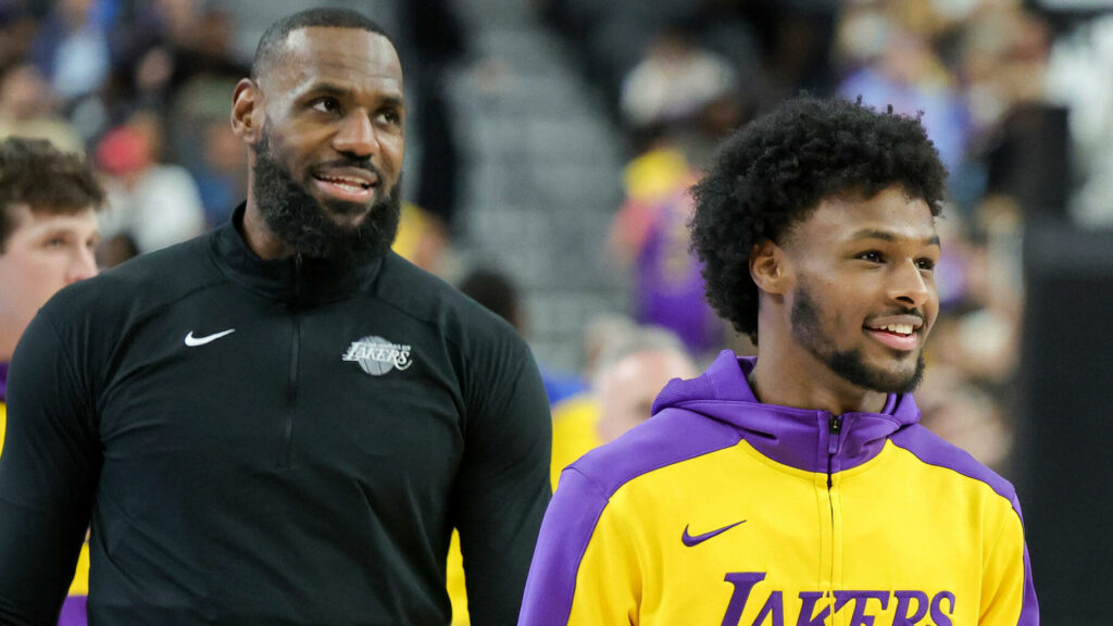 NBA : le fils de LeBron James, Bronny, proche de mourir sur un terrain, va jouer avec son père cette saison