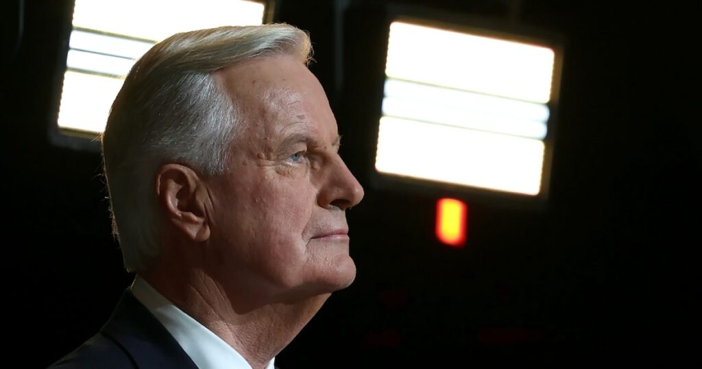 Le Premier ministre Michel Barnier le 3 octobre 2024 à Aubervilliers avant de passer dans l'émission "L'Evénement" sur France 2