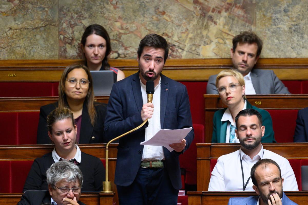 Le député insoumis Andy Kerbrat reconnaît avoir acheté de la drogue et va entamer un « protocole de soins »