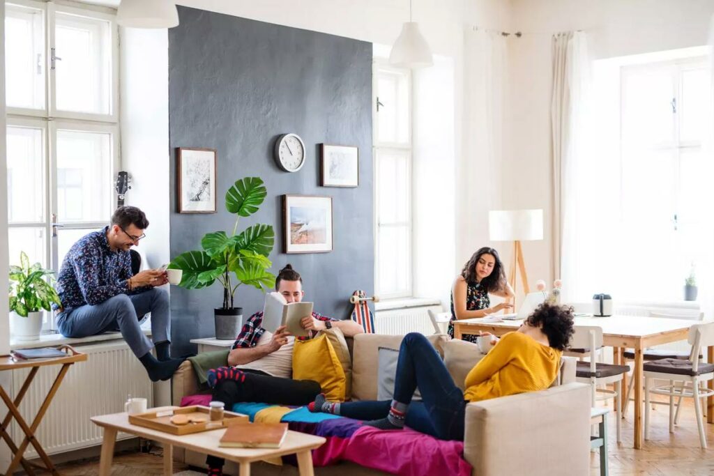 Colocation, coliving… La cohabitation comme remède à la crise du logement (et à l’isolement)