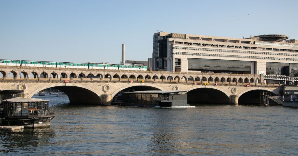 Le ministère des Finances près du pont de Bercy à Paris, le 5 juin 2023