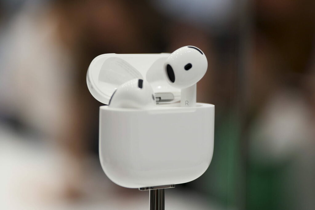 Black Friday AirPods : à quoi s'attendre en 2024, déjà des promos sur les AirPods 4 ?