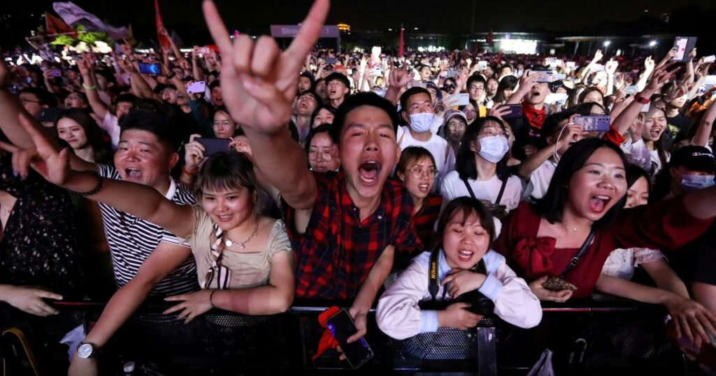 Un manuel chinois décrit le rock comme une “menace” occidentale, et s’attire des moqueries