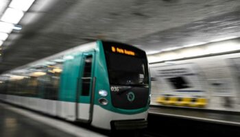 A Paris, le parquet ouvre une enquête pour un maillot «anti-juif» dans le métro