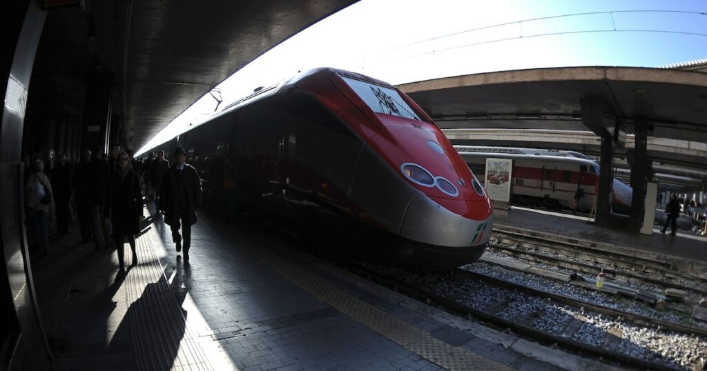 Sur les quais de la gare de Rome-Termini le 24 novembre 2011