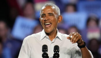 Présidentielle américaine, en direct : Obama rappe avec Eminem pour Kamala Harris