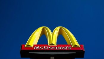 La bactérie “E. coli” dans des burgers McDonald’s déclenche 49 cas d’infection, dont un mortel