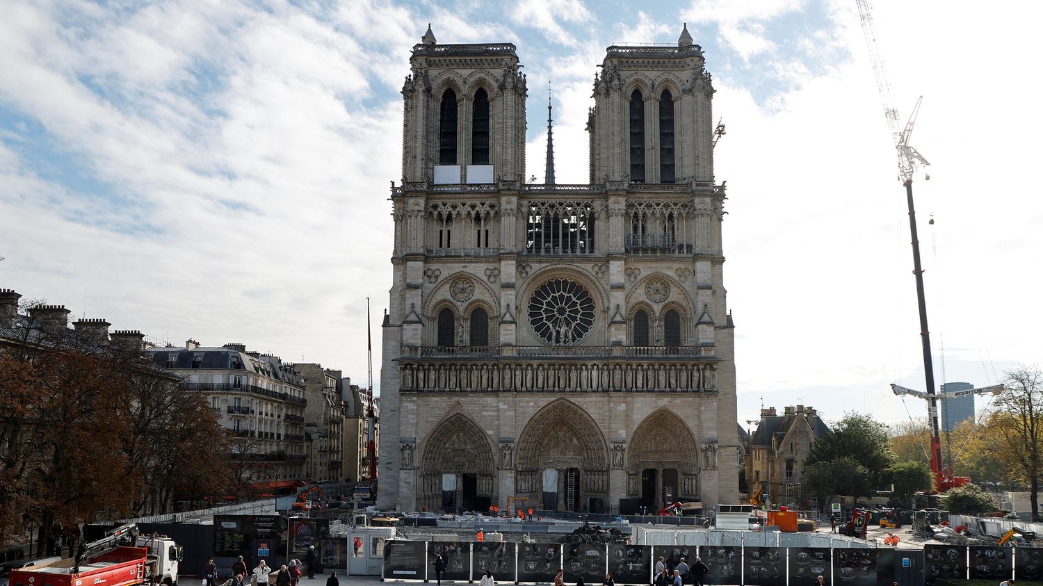 La ministre de la Culture, Rachida Dati, suggère de faire payer l'entrée à Notre-Dame aux touristes