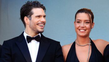 Adèle Exarchopoulos officialise sa relation avec François Civil dans « Paris Match »