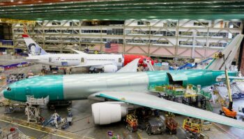 Un Boeing 777 en cours d'assemblage à l'usine d'Everett (nord-ouest), le 26 juin 2024