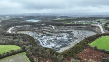 Lithium, titane, or... L'extension d'une mine d'andalousite en Bretagne relance le débat sur l’exploitation minière en France