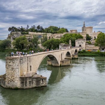 « Ce qui se passe ici est complétement irrationnel ! » : à Avignon, le nombre de ventes a baissé de 30 % en un an