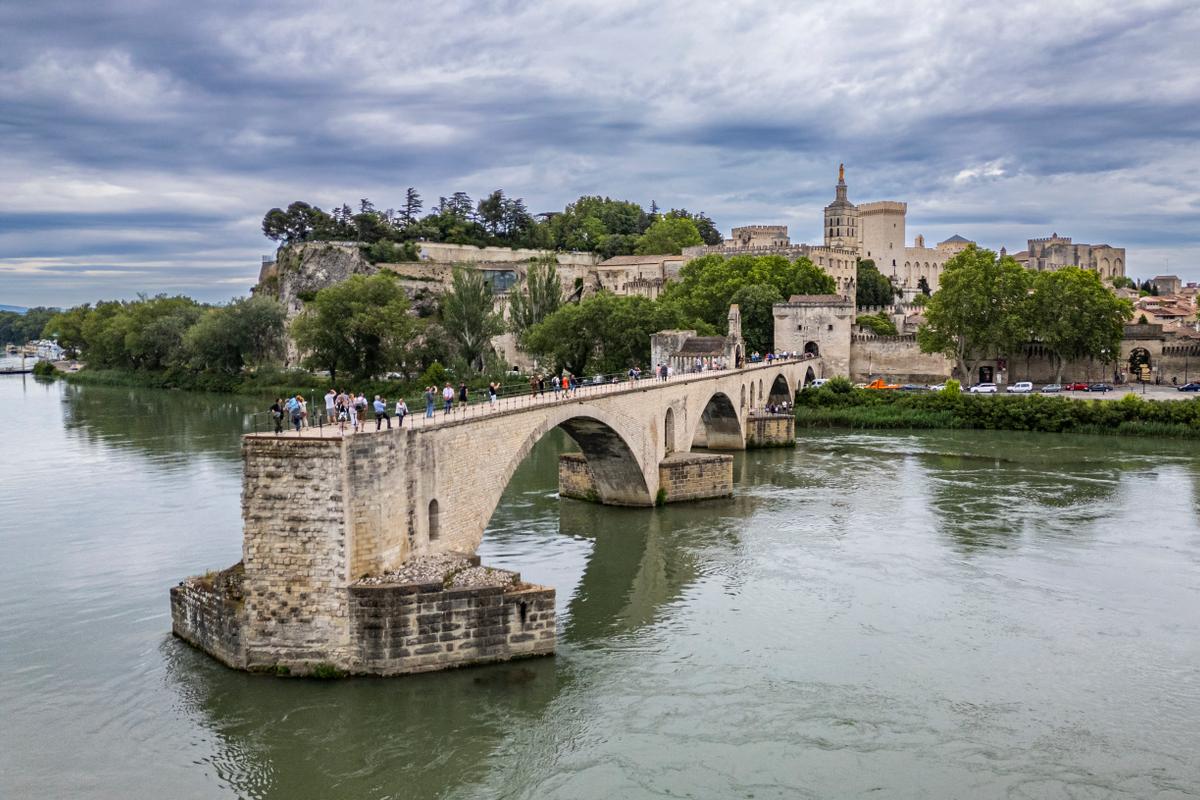 « Ce qui se passe ici est complétement irrationnel ! » : à Avignon, le nombre de ventes a baissé de 30 % en un an