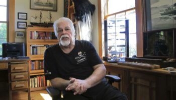 L’écologiste Paul Watson, emprisonné au Groenland, a demandé la nationalité française