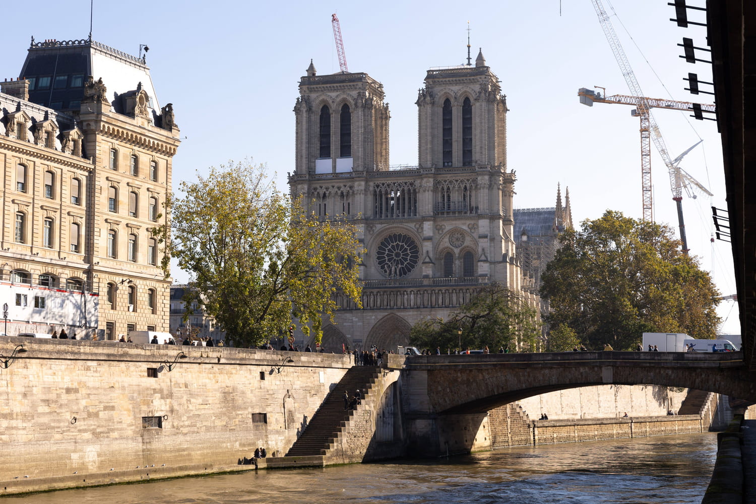 "Une église payante, c'est un musée" : le prix envisagé pour l'entrée à Notre-Dame de Paris critiqué, mais justifié