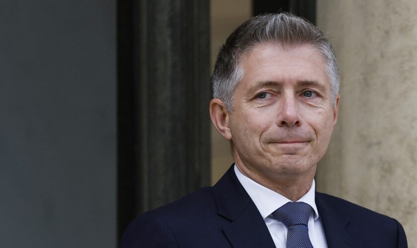 Foot : contre l'homophobie dans les stades, le ministre des Sports Gil Avérous annonce une billetterie nominative pour les matchs de Paris, Marseille et Lyon