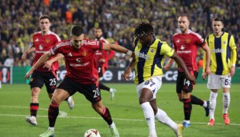 Fenerbahce vs Manchester United LIVE: Europa League latest score updates as Jose Mourinho faces former side