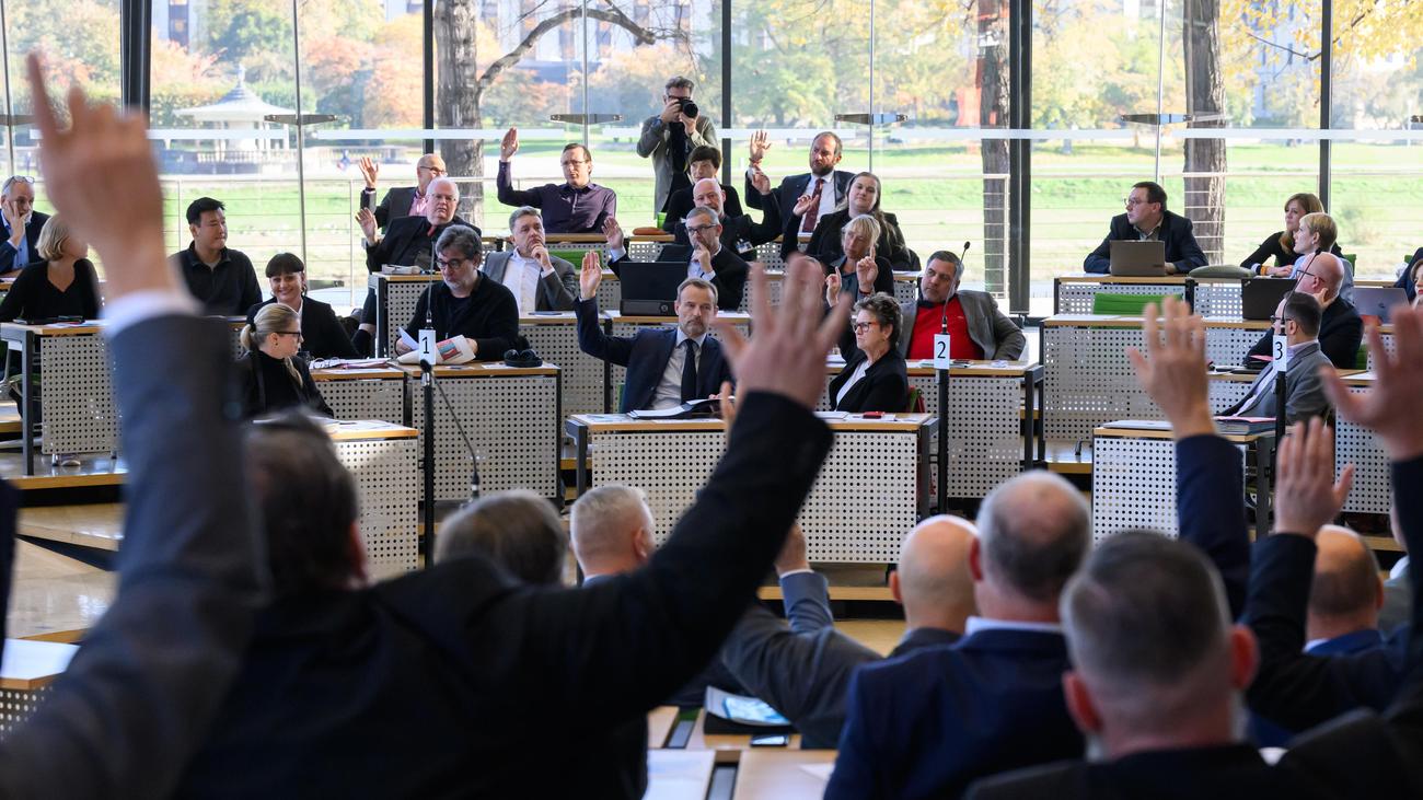 Corona-Politik: AfD Sachsen setzt Corona-Untersuchungsausschuss durch