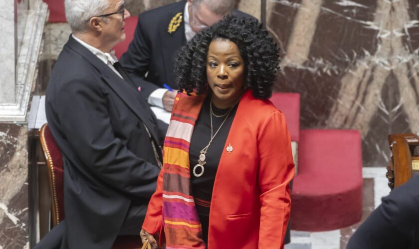 La tension ne retombe pas en Martinique : "Il y a un vrai sentiment de terreur" chez la population, témoigne la députée socialiste Béatrice Bellay