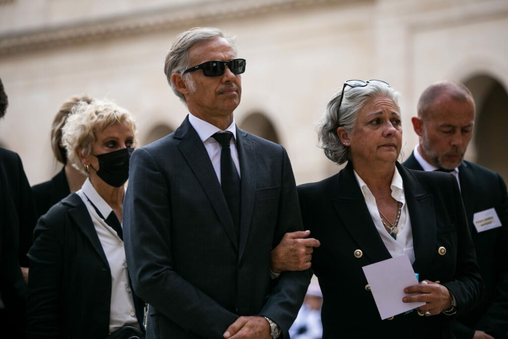 Trois ans après la mort de Jean-Paul Belmondo, ses enfants se déchirent au sujet de l'héritage