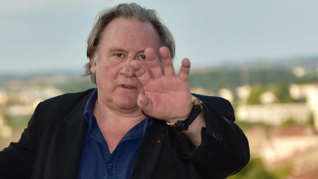 Procès pour agressions sexuelles : Gérard Depardieu "entend comparaître devant le tribunal", assure son avocat