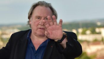 Procès pour agressions sexuelles : Gérard Depardieu "entend comparaître devant le tribunal", assure son avocat