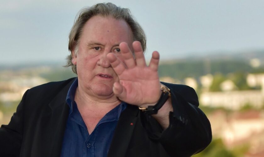 Procès pour agressions sexuelles : Gérard Depardieu "entend comparaître devant le tribunal", assure son avocat