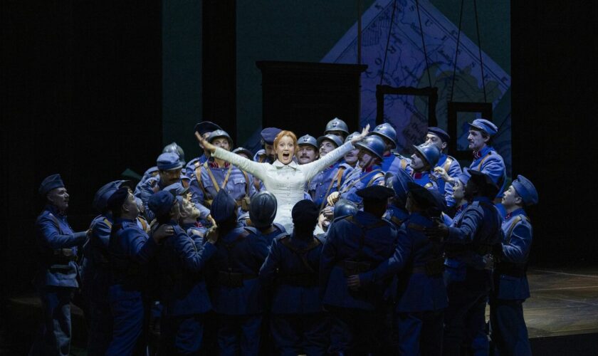 "La Fille du régiment " à l'Opéra Bastille : Julie Fuchs et Lawrence Brownlee irrésistibles en Marie et Tonio