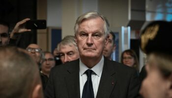 Le Premier ministre Michel Barnier a visité une zone commerciale de Givors (Rhône), dévastée par les intempéries des 17 et 18 octobre.