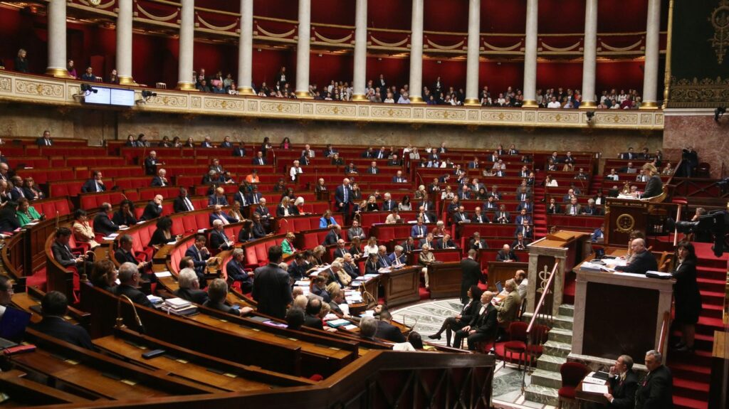 Budget 2025 : l'Assemblée rejette l'enveloppe allouée à l'Union européenne, que le RN avait rabotée de 5 milliards d'euros