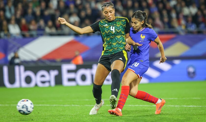 Foot : les Bleues déroulent face à la Jamaïque pour la première sur le banc de Laurent Bonadei