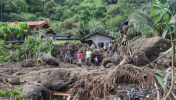 Aux Philippines, des villes submergées par la tempête Trami, le bilan porté à plus de 60 morts