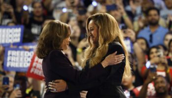 "Je suis ici en tant que mère" : au Texas, Beyoncé apporte son soutien à la campagne de Kamala Harris