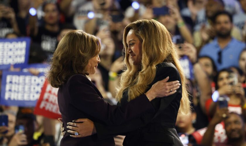 "Je suis ici en tant que mère" : au Texas, Beyoncé apporte son soutien à la campagne de Kamala Harris