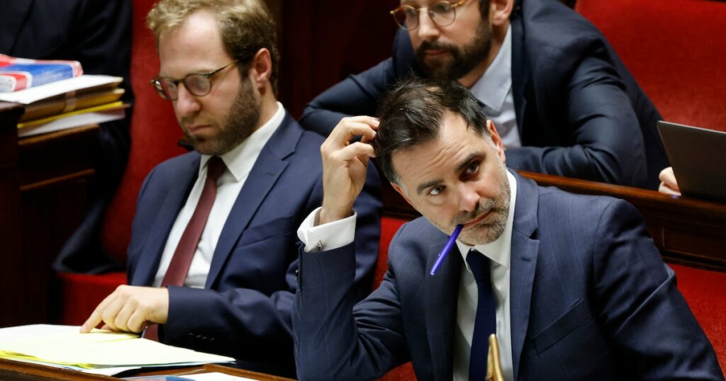 Le ministre de l'Économie Antoine Armand et le ministre français du Budget et Laurent Saint-Martin à l'Assemblée nationale, le 22 octobre 2024.