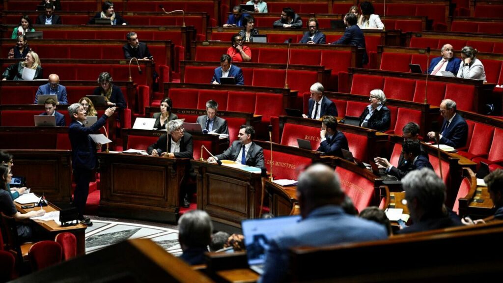 Budget 2025 : dernières heures pour examiner plus de 1 900 amendements à l'Assemblée