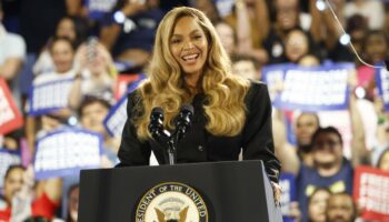 « Je suis ici en tant que mère » : Beyoncé aux côtés de Kamala Harris au Texas pour défendre le droit à l’IVG