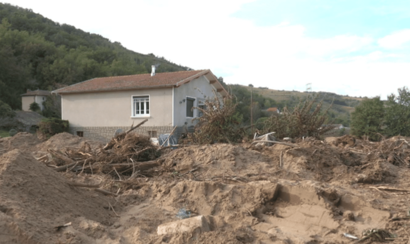 Intempéries : après les inondations, un village ardéchois est enseveli sous le sable