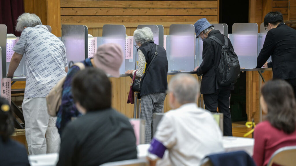 Au Japon, des législatives sous haute tension pour le Premier ministre Shigeru Ishiba