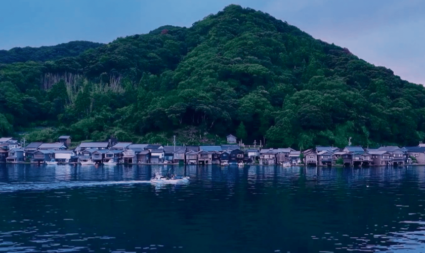 Japon : l’authenticité du port d'Ine, village perché sur les flots, menacée par le tourisme de masse ?