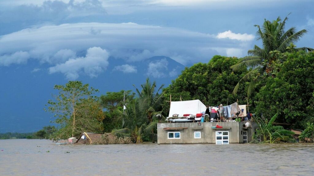 Philippines : la tempête Trami fait plus de 100 morts, les recherches se poursuivent