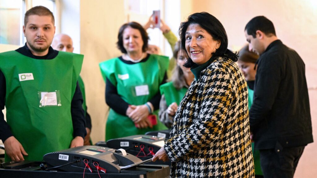 Géorgie : la présidente Salomé Zourabichvili appelle à manifester après des élections législatives « falsifiées »