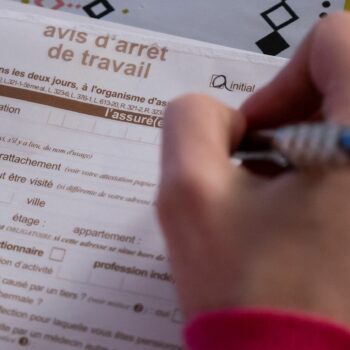 Arrêts-maladies des fonctionnaires : "Le gouvernement devrait plutôt améliorer les conditions de travail", estime le Syndicat national des professionnels de la Santé au Travail