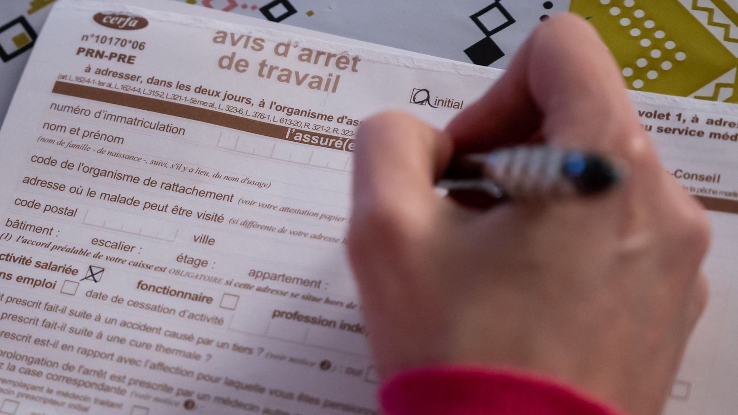 Arrêts-maladies des fonctionnaires : "Le gouvernement devrait plutôt améliorer les conditions de travail", estime le Syndicat national des professionnels de la Santé au Travail