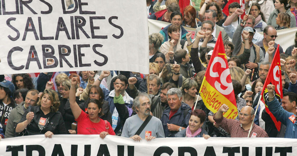 Pour venir en aide aux Ehpad et combler le trou de la Sécu, l’exécutif pense à supprimer un jour férié