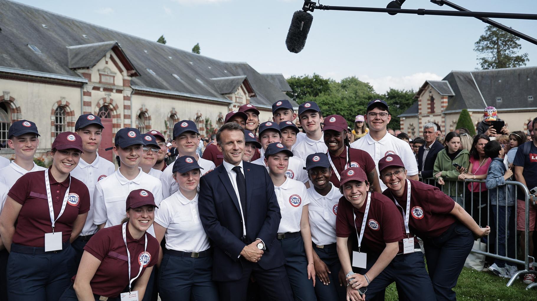 La généralisation du SNU voulue par Emmanuel Macron n’est plus à l’ordre du jour du gouvernement