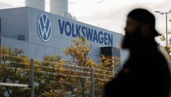 Volkswagen envisage de fermer au moins trois usines et de supprimer des dizaines de milliers d’emplois