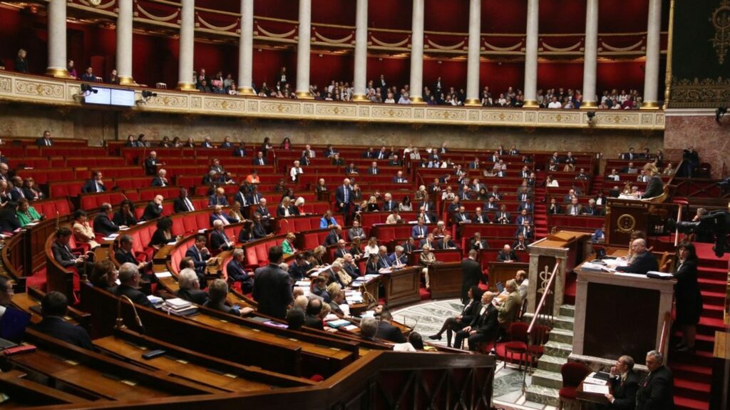 DIRECT. Budget 2025 : les députés entament l'examen du projet de loi de financement de la Sécurité sociale en plein débat sur les arrêts-maladies des fonctionnaires